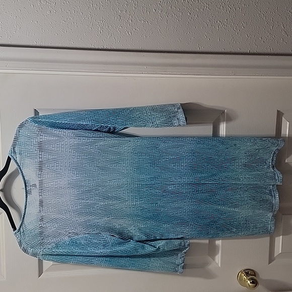 Lrg swim cover up - Picture 3 of 3